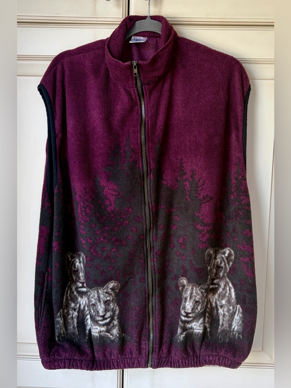 🍎 Vintage Men's Burgundy Animal-Print Fleece Zip Vest. Large (Women XL-XXL)